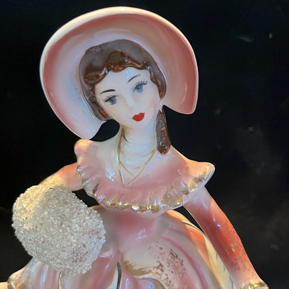 Vintage Lipper & Mann Fine China Figurine Lady in Dress w/ Muzzler NO ISSUES - Picture 5 of 7